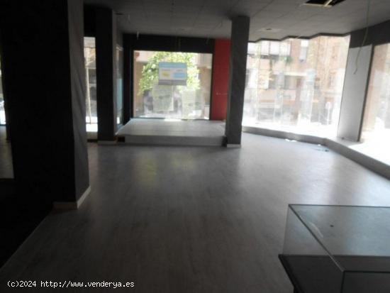 LOCAL COMERCIAL SITUAT AL CENTRE DE MANRESA - BARCELONA