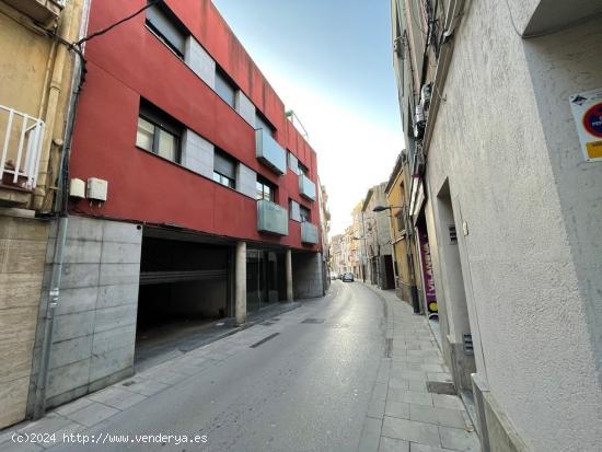 LOCAL COMERCIAL EN VENDA AL CENTRE DE VILANOVA DEL CAMÍ - BARCELONA