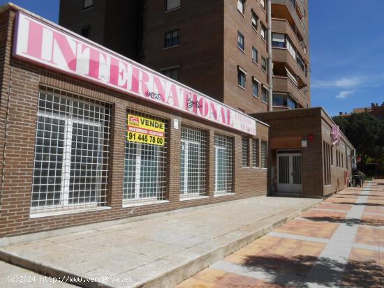 TEGEISA vende Local Comercial  de 650 m2 en Tres Cantos, Madrid. - MADRID