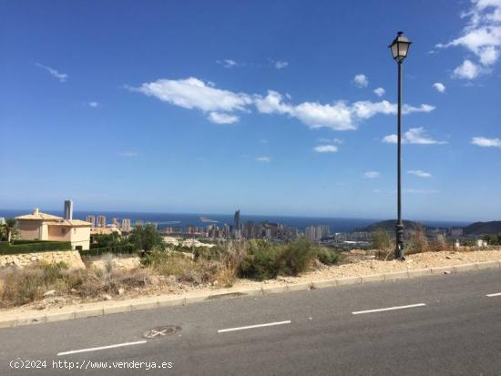 Se vende parcela urbana en Sierra Cortina - ALICANTE