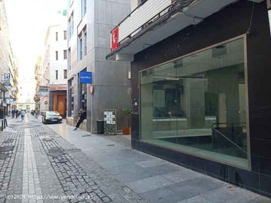 Local comercial en zona prime, con mucho paso. - CORDOBA