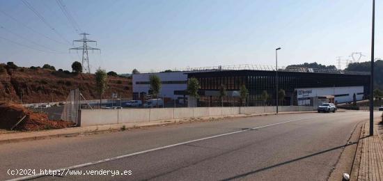 Solar industrial en alquiler - BARCELONA