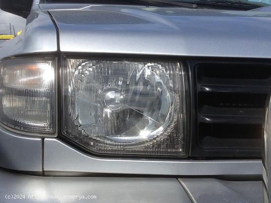 Faros del Mitsubishi Montero