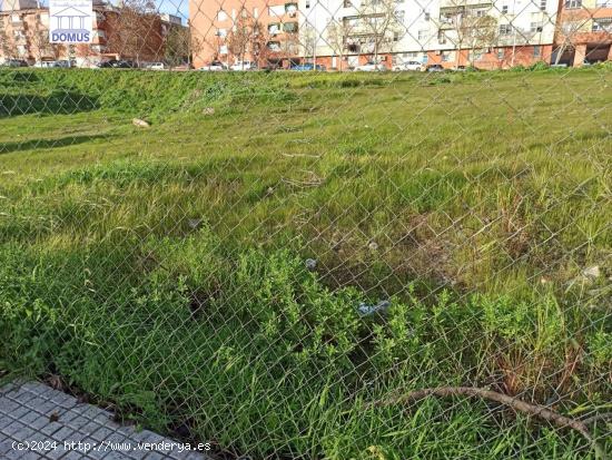 Atención promotor y/o constructor terreno en la zona de la corchera! - BADAJOZ