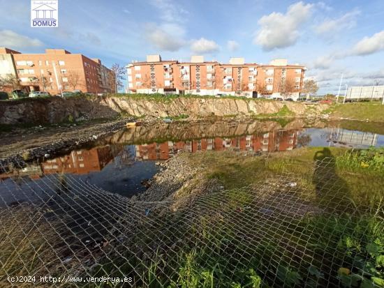 Atención promotor / constructor terreno en la zona de la corchera - BADAJOZ