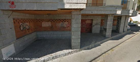 Local de 136m2 en planta baja en bruto en el centro del pueblo de Los Molinos - MADRID