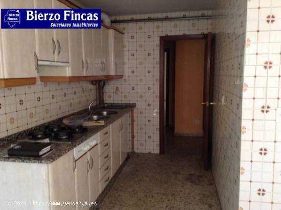  Se vende piso zona temple - LEON 