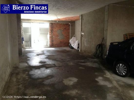  Se vende bajo comercial en la zona alta. - LEON 