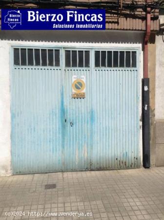 Se vende bajo comercial en la zona alta. - LEON