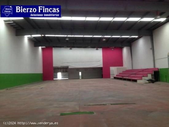 Se alquila nave de 2500m2 en Ponferrada. - LEON