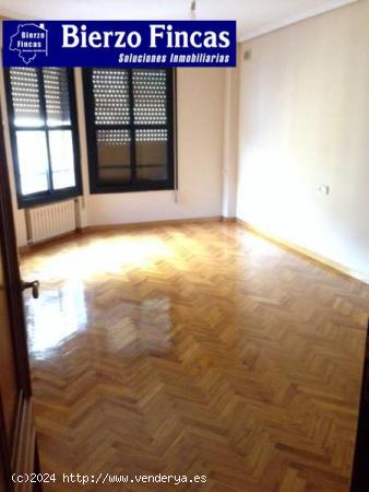 FANTASTICO PISO DE 160 M2 EN PLENO CENTRO - LEON