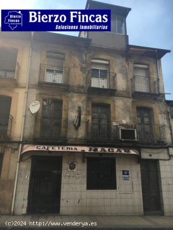  SE VENDE EDIFICIO DE 3 PLANTAS + BAJO EN EL CENTRO DE TORENO - LEON 