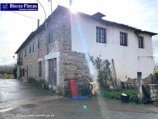 BONITA  CASA DE PIEDRA PARA REFORMAR - LEON