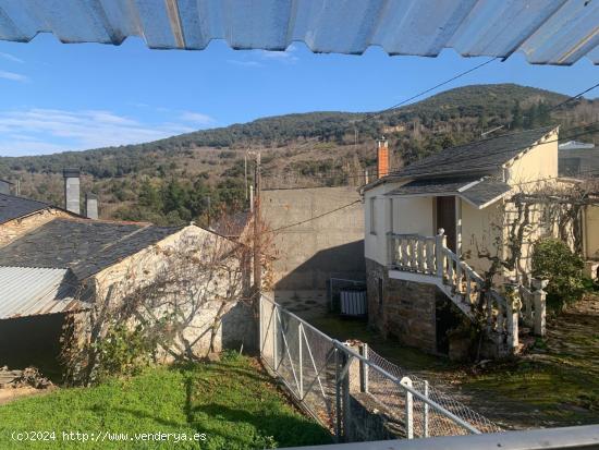 VENTA DE CASA CON TERRENO EN ZONA LA BAROSA - LEON