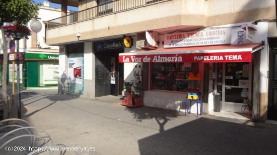 EDIFICIO A 50 METROS PLAYA 6 PISOS, GARAJES Y 3 LOCALES. ALQUILADO. - ALMERIA