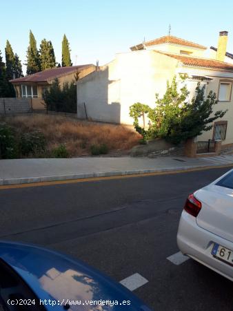 SOLAR CÉNTRICO EN OLULA DEL RÍO. ALMERÍA. - ALMERIA