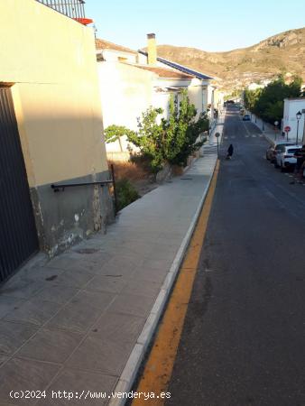 SOLAR CÉNTRICO EN OLULA DEL RÍO. ALMERÍA. - ALMERIA