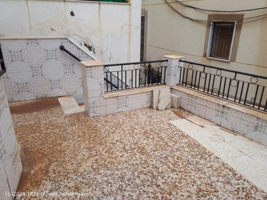  CASA DE TRES HABITACIONES Y TERRENO EN MACAEL , ALMERÍA. - ALMERIA 