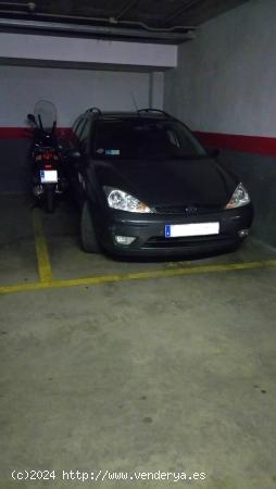 PARKING PARA COCHE MEDIANO. - BARCELONA