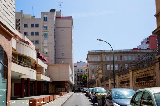 GARAJE DOBLE, CALLE PAULINA HARRIET, FRENTE COLEGIO LOURDES - VALLADOLID