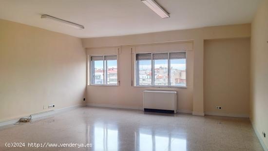 OFICINA VENTA CENTRO VALLADOLID, 172 M2 CONSTRUIDOS, 5 DESPACHOS. LUMINOSA. - VALLADOLID