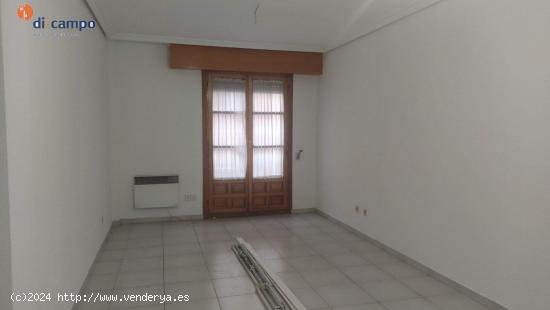 PISO VENTA JUNTO MERCADO DEL VAL, 3 DORMITORIOS, 2 BAÑOS. TRASTERO. - VALLADOLID