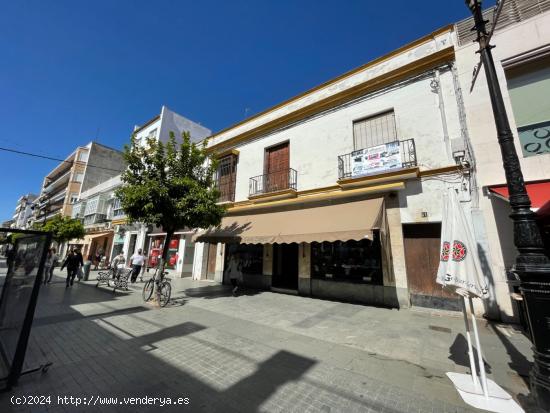 CASA Y LOCAL EN EL CENTRO DE SANLUCAR - CADIZ