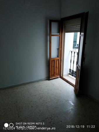  Se vende edificio con muchas posibilidades - CADIZ 