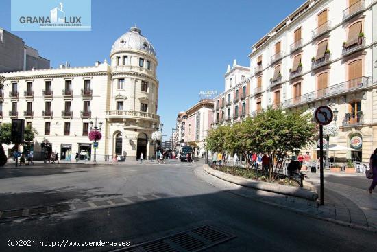 A la venta Plaza de Aparcamiento junto al Ayuntamiento - GRANADA