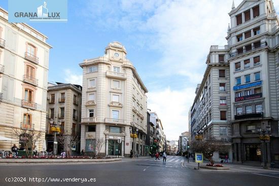 A la venta Plaza de Aparcamiento junto al Ayuntamiento - GRANADA