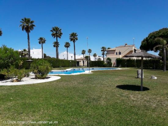 ALQUILER ADOSADO URB. LOMA GOLF (LA LOMA DE SANCTI PETRI) - CADIZ