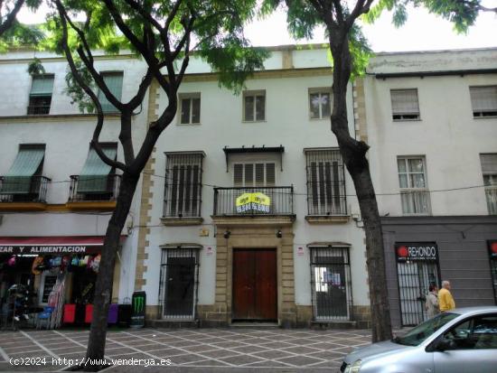 Impresionante local comercial en pleno centro de la ciudad - CADIZ