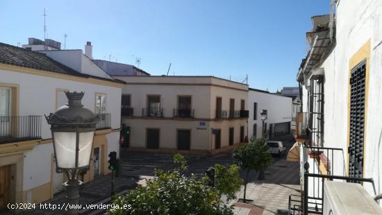  ESPACIOSA Y BONITA  CASA EN EL CENTRO DE JEREZ.... - CADIZ 