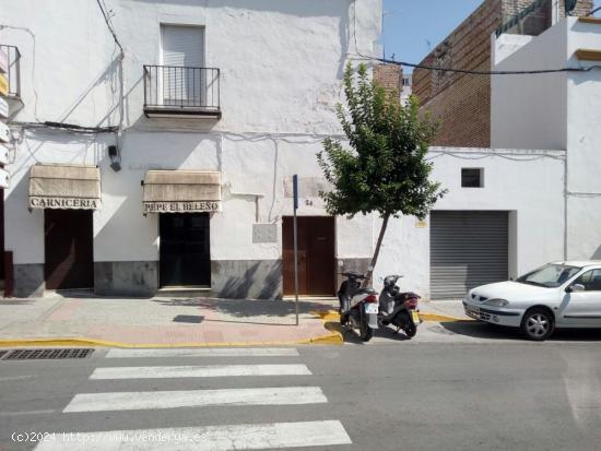  CASA CON PARQUING CENTRICO EN ARCOS DE LA FORNTERA - CADIZ 