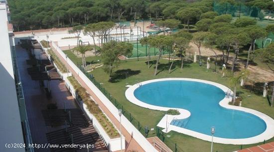 Viviendas de  2 dormitorios, 2 plazas de garaje, trastero y piscina en Nuevo Portil - HUELVA