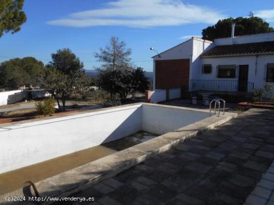  CHALET CON PARCELA DE 75000 M2 GRANDES CALIDADES - VALENCIA 