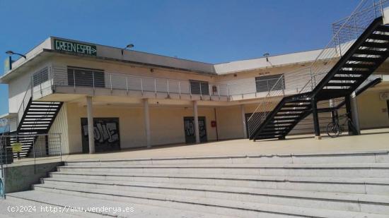 OPORTUNIDAD VENTA LOCAL COMERCIAL CON 6 PLAZAS DE GARAJE - VALENCIA