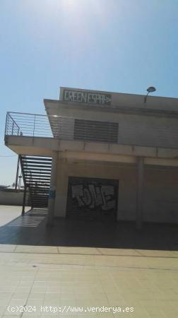 OPORTUNIDAD VENTA LOCAL COMERCIAL CON 6 PLAZAS DE GARAJE - VALENCIA