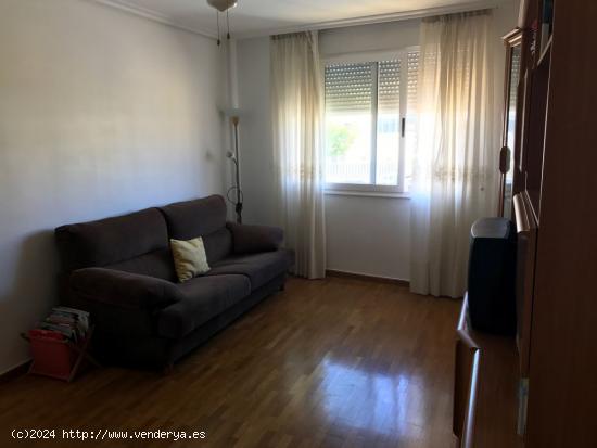 APARTAMENTO EN FRENTE DEL AMBULATORIO DE CUATROVIENTOS - LEON