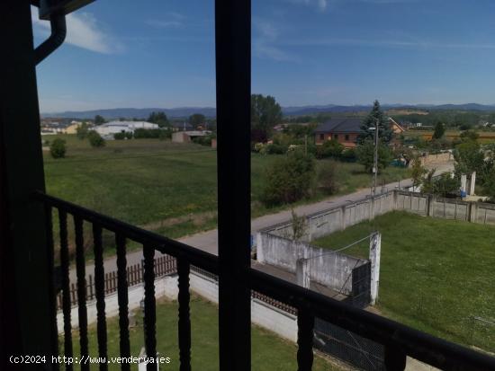 OPORTUNIDAD CASA CON TERRENO EN FUENTES NUEVAS - LEON