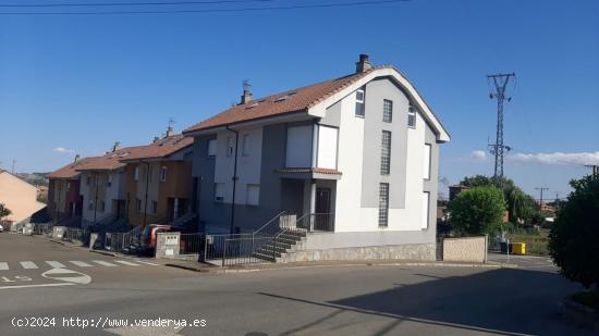 ADOSADO EN VENTA EN POBLADURA DEL BERNESGA - LEON