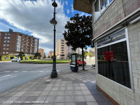 Local Comercial en la Plaza Luis Del Olmo - LEON