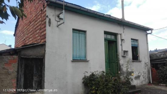 ESTUPENDA CASA  CON  TERRENO EN FLORES DEL SIL - LEON