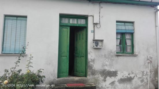 ESTUPENDA CASA  CON  TERRENO EN FLORES DEL SIL - LEON