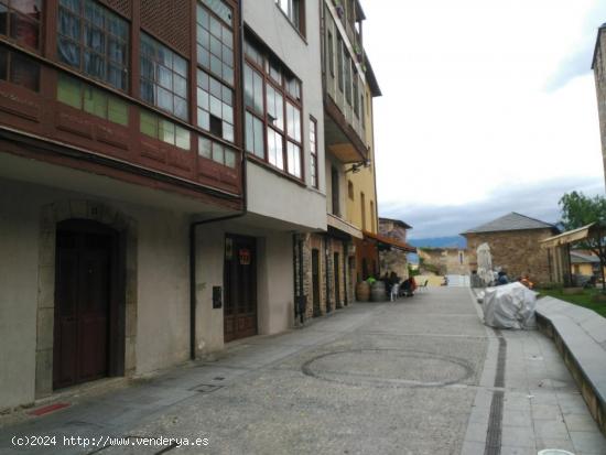 Local  Comercial en el Casco  Antigüo de Ponferrada - LEON