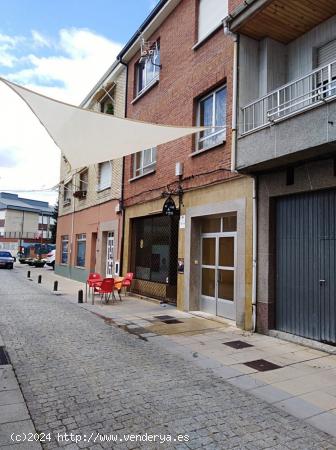  LOCAL COMERICAL CAFETERIA BAR EN PLENO FUNCIONAMIENTO - LEON 