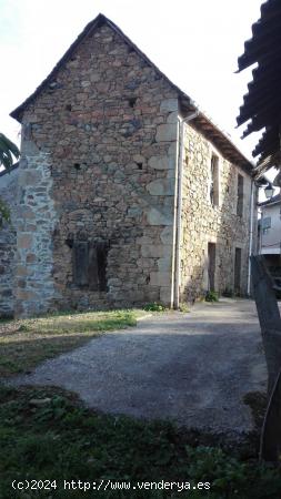 CASA DE PIEDRA CON TERRENO EN NOCEDA DEL BIERZO - LEON