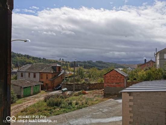 CASA CON TERRENO PARA REFORMAR EN ARGANZA - LEON