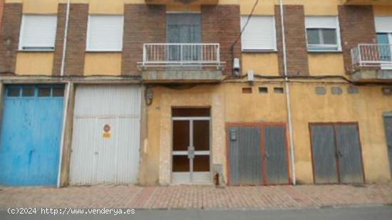 LOCAL COMERCIAL EN TORAL DE LOS VADOS (LEÓN) - LEON