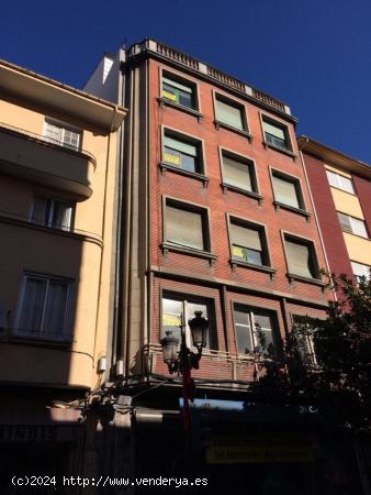 SE VENDE EDIFICIO EMBLEMÁTICO EN EL CENTRO DE PONFERRADA - LEON